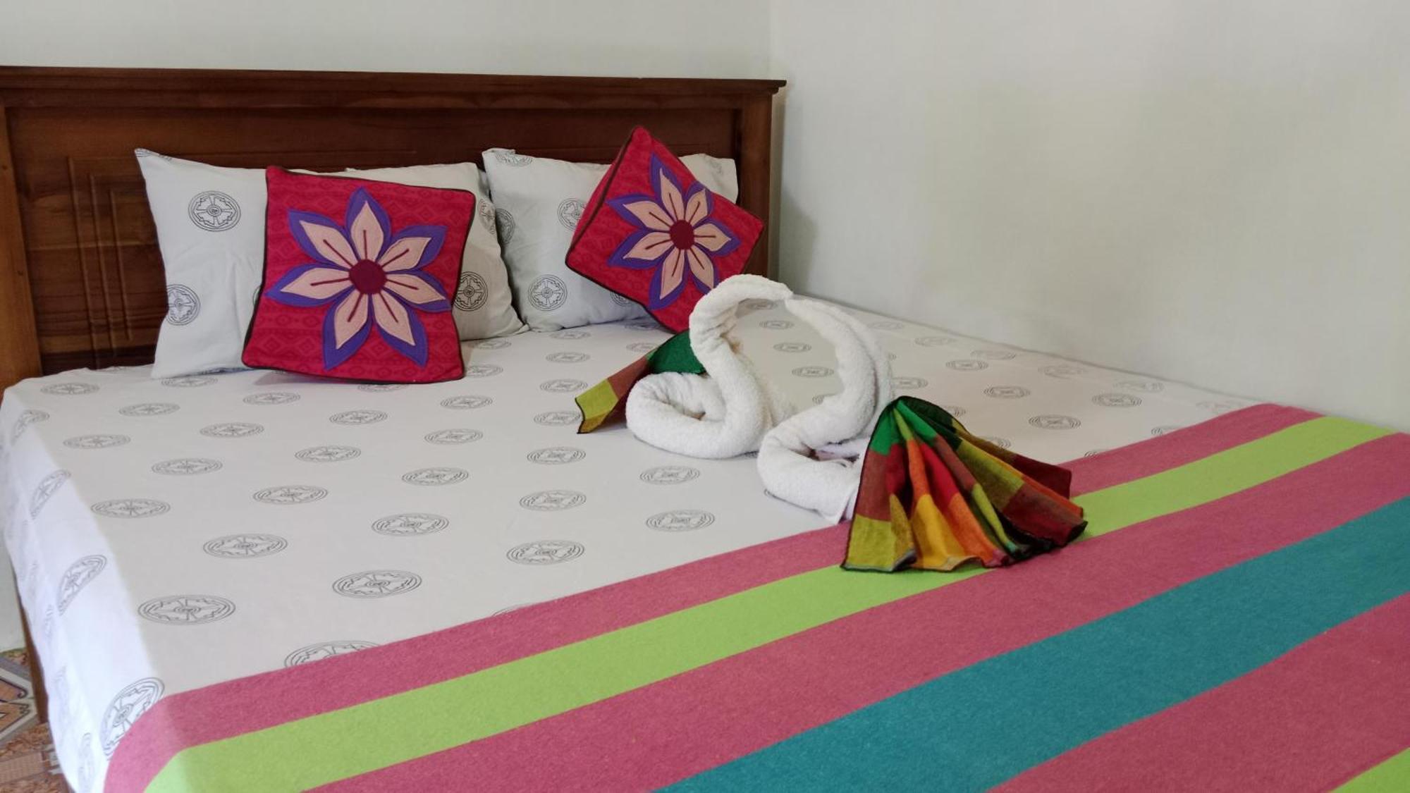 Chanaka Holiday Inn Сігірія Екстер'єр фото